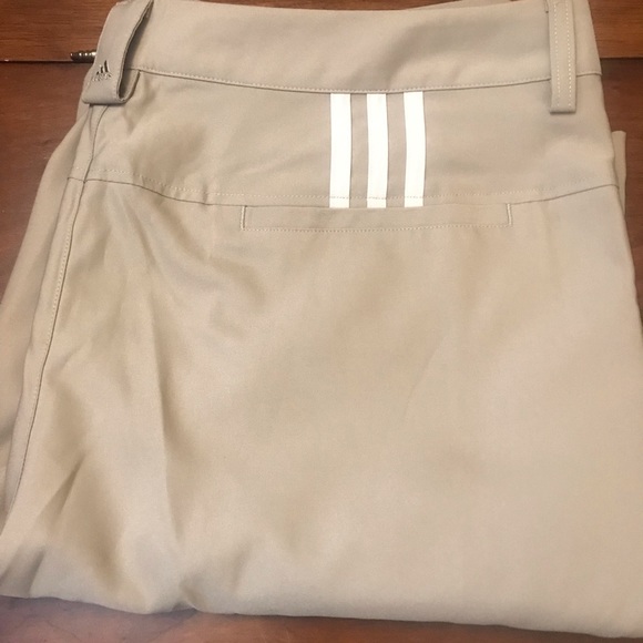 Men’s Adidas Climalite khaki shorts 36” - Picture 1 of 3